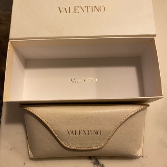 VALENTINO Sunglasses - Picture 5 of 16